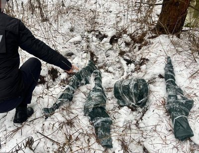 Збут штурмових гвинтівок, кулеметів і вибухівки зі СІЗО: 45-річному львів’янину повідомили про нову підозру