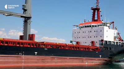 Морський експорт під загрозою: як атаки РФ вплинули на роботу портів Великої Одеси Морський експорт під загрозою: як атаки РФ вплинули на роботу портів Великої Одеси