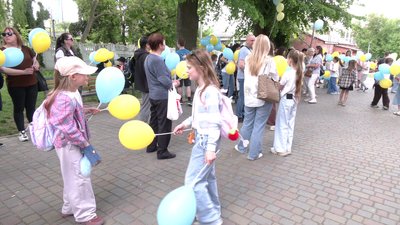 Батьки учнів початкових класів Рівненського ліцею "Колегіум" проти його реформування