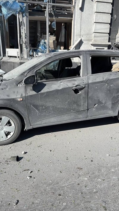 Російська армія вдарила по приватному підприємству на Полтавщині: двоє людей травмовані Російська армія вдарила по приватному підприємству на Полтавщині: двоє людей травмовані