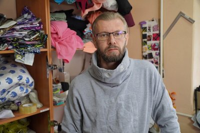 "Ця справа — це як наша третя дитина". Переселенці з Лисичанська шиють у Дніпрі дитячий та військовий одяг "Ця справа — це як наша третя дитина". Переселенці з Лисичанська шиють у Дніпрі дитячий та військовий одяг
