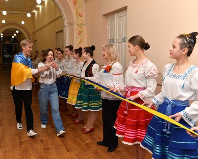 Малюнки долонями та вікторина: у Житомирі для дітей організували патріотичний захід "Разом переможемо" Малюнки долонями та вікторина: у Житомирі для дітей організували патріотичний захід "Разом переможемо"