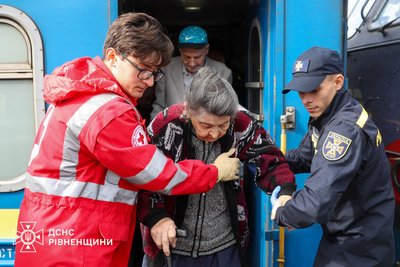 21 евакуаційний потяг: з Донеччини на Рівненщину приїхали 11 людей