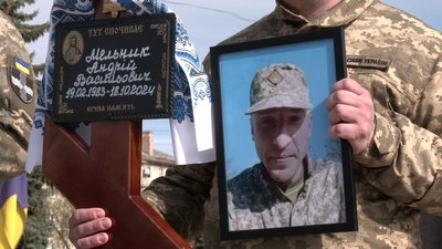 З солдатами Андрієм Мельником та Дмитром Рожковим попрощалися у Рівному З солдатами Андрієм Мельником та Дмитром Рожковим попрощалися у Рівному