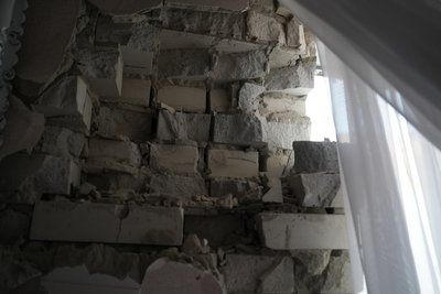 Мінус 14 надворі й 0° у квартирі: історія переселенки після удару дрона по Сумах Мінус 14 надворі й 0° у квартирі: історія переселенки після удару дрона по Сумах