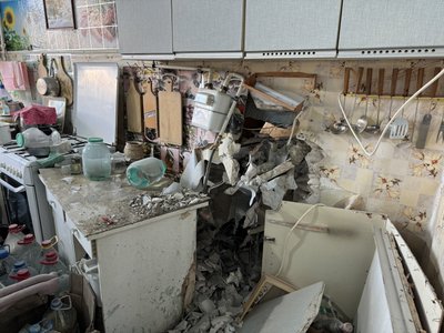 " Секунда, вибух і я в диму, вся закривавлена, не можу вибратись". Очевидці розповіли про ранковий обстріл Херсона " Секунда, вибух і я в диму, вся закривавлена, не можу вибратись". Очевидці розповіли про ранковий обстріл Херсона