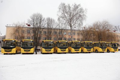 8 інклюзивних шкільних автобусів передали п’яти громадам на Вінниччині 8 інклюзивних шкільних автобусів передали п’яти громадам на Вінниччині