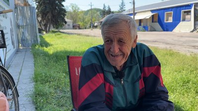 “Дрони палять хати”: як жителі Ярової ї виживають без світла та гуманітарної допомоги “Дрони палять хати”: як жителі Ярової ї виживають без світла та гуманітарної допомоги