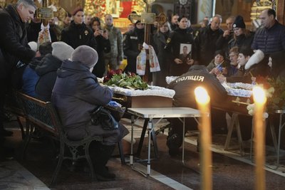 У Черкасах попрощалися із чотирма поліцейськими У Черкасах попрощалися із чотирма поліцейськими