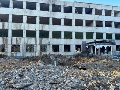 Наслідки обстрілів Краматорська вночі 7 січня. Фото: Facebook / Олександр Гончаренко Наслідки обстрілів Краматорська вночі 7 січня. Фото: Facebook / Олександр Гончаренко