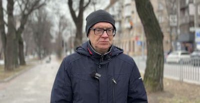 Пошкоджені автівки, повалений світлофор. Які наслідки спричинила негода у Дніпрі Пошкоджені автівки, повалений світлофор. Які наслідки спричинила негода у Дніпрі
