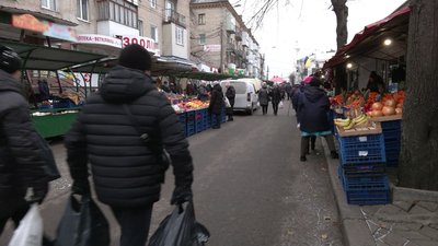 "Нас виселяють в нікуди": підприємці організували мирний пікет на ринку Рівного "Нас виселяють в нікуди": підприємці організували мирний пікет на ринку Рівного