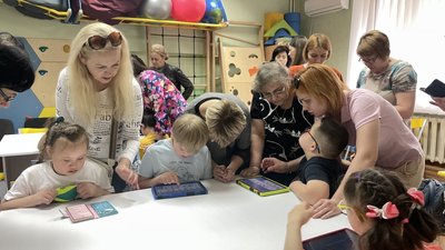 На Полтавщині діти із синдромом Дауна використовуватимуть застосунок для допомоги у спілкуванні На Полтавщині діти із синдромом Дауна використовуватимуть застосунок для допомоги у спілкуванні