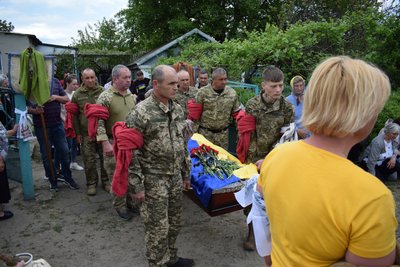 "Загинув, рятуючи побратима": на Одещині простилися з бійцем танкової бригади "Загинув, рятуючи побратима": на Одещині простилися з бійцем танкової бригади