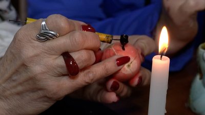 "П'ять поколінь вже пишуть писанки": як у Новгороді-Сіверському готуються до Великодня "П'ять поколінь вже пишуть писанки": як у Новгороді-Сіверському готуються до Великодня
