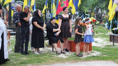 На Чернігівщині 15 липня поховали шестеро захисників України На Чернігівщині 15 липня поховали шестеро захисників України