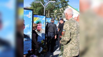 Алея Слави у Новоселиці Алея Слави у Новоселиці