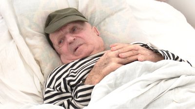 На Львівщині мобілізованого чоловіка, який доглядає за важкохворим батьком, відпустили на 9 днів додому На Львівщині мобілізованого чоловіка, який доглядає за важкохворим батьком, відпустили на 9 днів додому