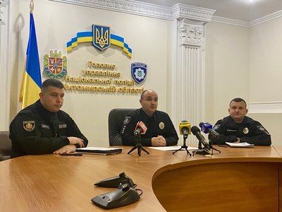 Олег Трачук (в центрі) Олег Трачук (в центрі)