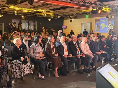 Kıyivde tamır halqları kongressi başlandı: işğal, aqlar, qarşılıq ve Qırımnıñ kelecegi Kıyivde tamır halqları kongressi başlandı: işğal, aqlar, qarşılıq ve Qırımnıñ kelecegi