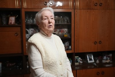 У 90 років в'яже шкарпетки для ЗСУ: історія сумської волонтерки-довгожительки У 90 років в'яже шкарпетки для ЗСУ: історія сумської волонтерки-довгожительки