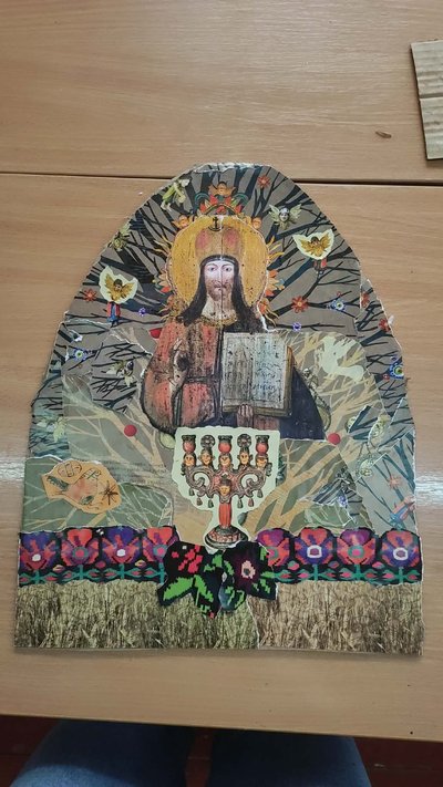 Без ножиць і шаблонів: як мисткиня з Житомира створює картини у техніці "вириванки" Без ножиць і шаблонів: як мисткиня з Житомира створює картини у техніці "вириванки"