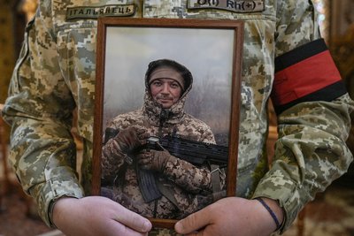 У Сумах попрощалися з захисником України Станіславом Ульяновим У Сумах попрощалися з захисником України Станіславом Ульяновим