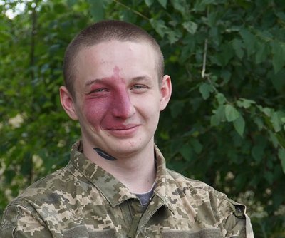 292 дні на позиції і 16 км виходу через кілзону. Історія бійця 128 ОВМБр Богдана, який пішов на війну в 19 років 292 дні на позиції і 16 км виходу через кілзону. Історія бійця 128 ОВМБр Богдана, який пішов на війну в 19 років