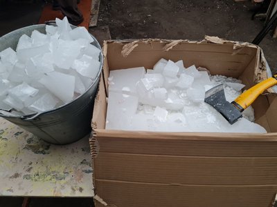 Понад 5 тисяч окопних свічок за 4 роки: старшокласники ліцею №24 Житомира допомагають ЗСУ Понад 5 тисяч окопних свічок за 4 роки: старшокласники ліцею №24 Житомира допомагають ЗСУ