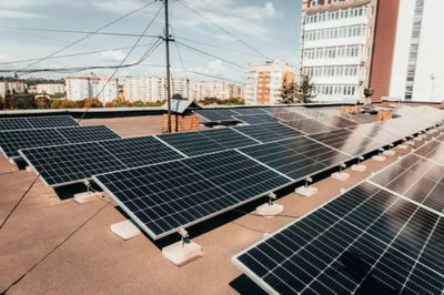 У Хмельницькому сонячні панелі працюють у чотирьох медичних закладах