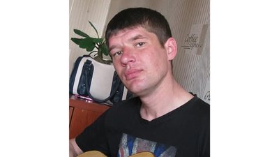 На Чернігівщині попрощалися з двома військовими ЗСУ: Денисом Печорним та Романом Гломоздою На Чернігівщині попрощалися з двома військовими ЗСУ: Денисом Печорним та Романом Гломоздою