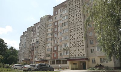 Багатоповерхівка, вулиця Коновальця, 20 Багатоповерхівка, вулиця Коновальця, 20