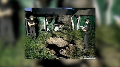 Пошкоджені шість приватних будинків: наслідки атаки росіян на прикордонні Чернігівщини Пошкоджені шість приватних будинків: наслідки атаки росіян на прикордонні Чернігівщини
