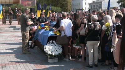 З добровольцями Дмитром Доровєєвим та Володимиром Ліціюком попрощалися у Рівному З добровольцями Дмитром Доровєєвим та Володимиром Ліціюком попрощалися у Рівному