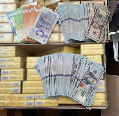 У харківки вилучили близько 54 тисяч доларів, понад 7 тисяч євро та 440 фунтів стерлінгів, які вона заробила на продажі нелегальних сигарет У харківки вилучили близько 54 тисяч доларів, понад 7 тисяч євро та 440 фунтів стерлінгів, які вона заробила на продажі нелегальних сигарет