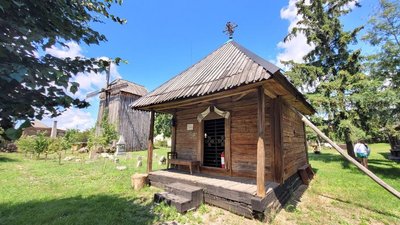 "Це був духовний щит над селом": в музей на Рівненщині передали надбанний хрест храму ХІХ століття "Це був духовний щит над селом": в музей на Рівненщині передали надбанний хрест храму ХІХ століття