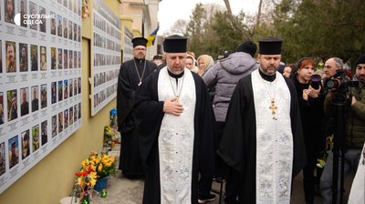 В Одесі відкрили четверту меморіальну стіну військовим, які віддали життя за Україну В Одесі відкрили четверту меморіальну стіну військовим, які віддали життя за Україну