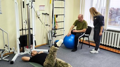 Більшість не мають тут близьких: як реабілітовують бійців в медзакладі на Волині Більшість не мають тут близьких: як реабілітовують бійців в медзакладі на Волині