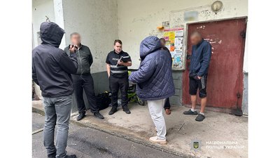 За 6000 доларів переправляли чоловіків за кордон: на Чернігівщині затримали причетних до організації схеми За 6000 доларів переправляли чоловіків за кордон: на Чернігівщині затримали причетних до організації схеми
