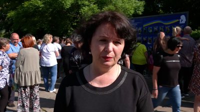 "Будемо приходити, дивитися на них": у Новгороді-Сіверському на Чернігівщині відкрили "Алею надії" "Будемо приходити, дивитися на них": у Новгороді-Сіверському на Чернігівщині відкрили "Алею надії"