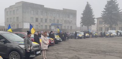 В автопробігу на підтримку безвісти зниклих та військовополонених взяли участь 19 автомобілів В автопробігу на підтримку безвісти зниклих та військовополонених взяли участь 19 автомобілів