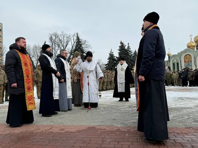 У Черкасах вшанували памʼять захисників Дебальцевського плацдарму У Черкасах вшанували памʼять захисників Дебальцевського плацдарму