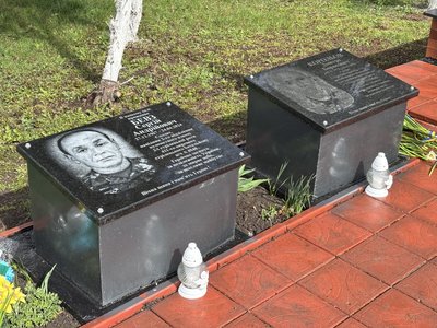 На Вінниччині відкрили Алею слави на честь трьох загиблих захисників України На Вінниччині відкрили Алею слави на честь трьох загиблих захисників України