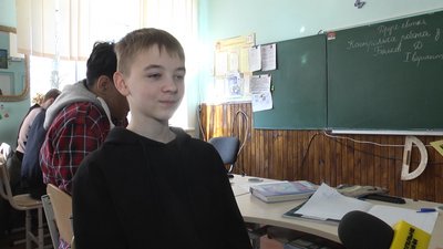 У Житомирських ліцеях обговорюють законопроєкт про обмеження гаджетів під час уроків У Житомирських ліцеях обговорюють законопроєкт про обмеження гаджетів під час уроків