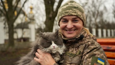 кіт Гріджо військовослужбовиця 100 окремої механізованої бригади Людмила Донецька область кіт Гріджо військовослужбовиця 100 окремої механізованої бригади Людмила Донецька область
