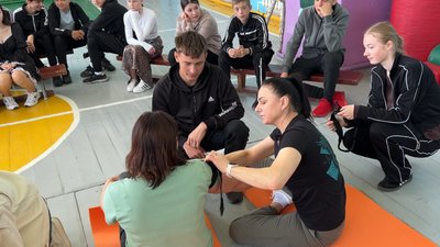 Це їхня безпека”: як проходять курси з домедичної допомоги у школах на Рівненщині Це їхня безпека”: як проходять курси з домедичної допомоги у школах на Рівненщині
