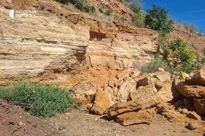 В Одесі на узбережжі обвалився схил: чоловік у важкому стані В Одесі на узбережжі обвалився схил: чоловік у важкому стані