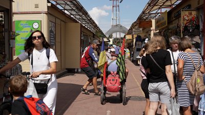 "Моє місце проживання — вся Україна": 77-річний волонтер "дядя Гриша з Херсону" завітав до Чернігова "Моє місце проживання — вся Україна": 77-річний волонтер "дядя Гриша з Херсону" завітав до Чернігова