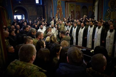 У Києві прощаються з Героєм України Дмитром Коцюбайлом "Да Вінчі" У Києві прощаються з Героєм України Дмитром Коцюбайлом "Да Вінчі"