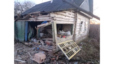 Пошкоджений будинок культури, в якому розміщувався старостат: РФ атакувала Чайкине, що на Чернігівщини Пошкоджений будинок культури, в якому розміщувався старостат: РФ атакувала Чайкине, що на Чернігівщини